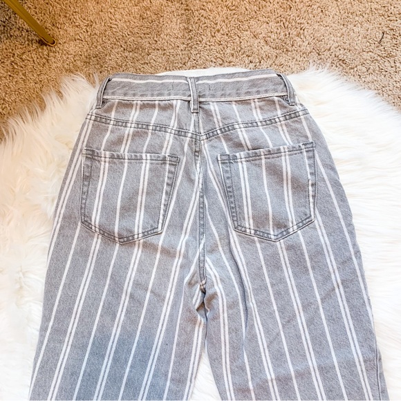PacSun High Rise Straight Leg Gray White Striped Raw Hem Ankle Length Jeans - Picture 6 of 8